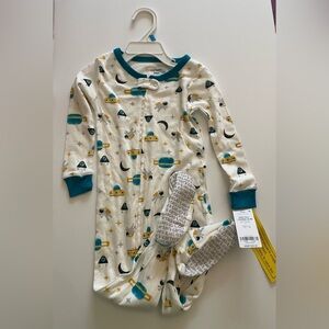 Carter’s baby toddler 24m Space themed footie pajamas